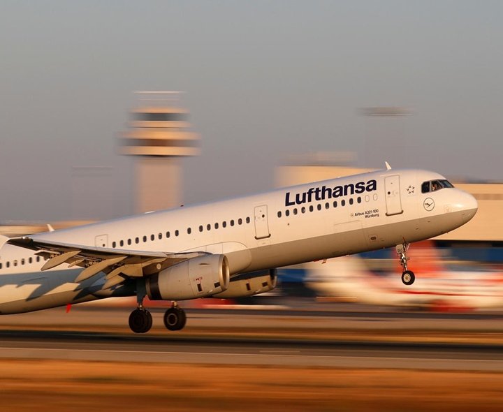 Lufthansa Fined Record $4 Million For Excluding Jewish Passengers