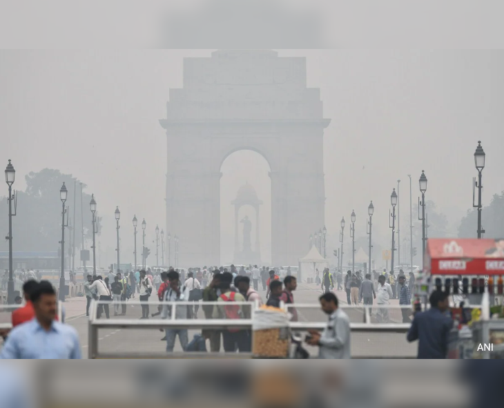 Delhi Records Above-Average Temperatures; Moderate Fog Expected Sunday