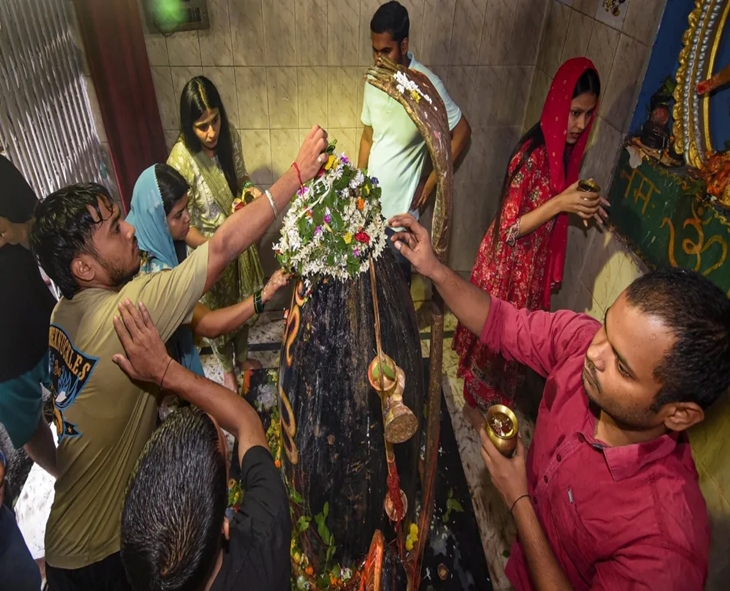 Second Sawan Monday: Devotees Flock To Shiva Temples Nationwide