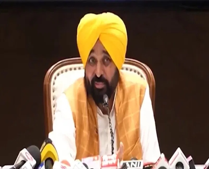Punjab CM Bhagwant Mann Seeks Blessings At Historic Gurudwara