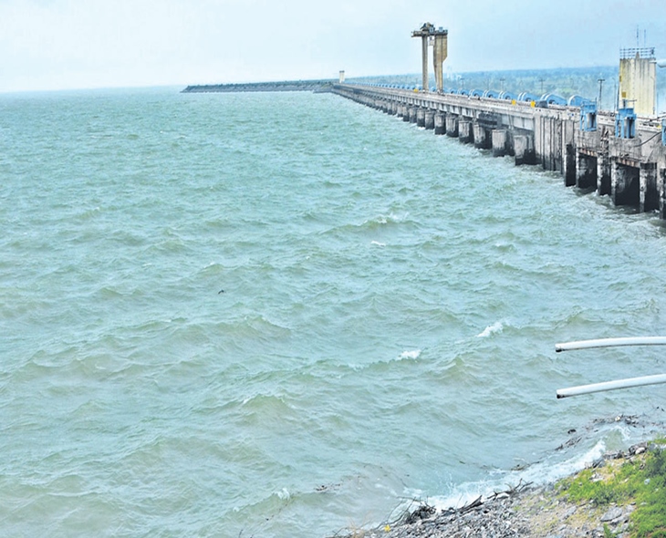 16 Gates Opened At Sriramsagar Project Amid Flood