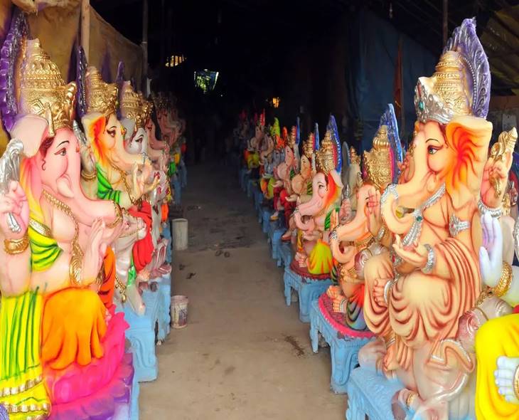 Ganesh Idols Hit All Markets & Shops Across HYD
