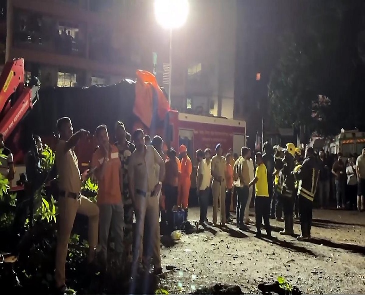 Maharashtra: Two Killed, Nine Injured In Vasai Building Crash