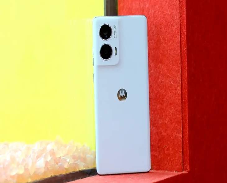 Big Price Drop On Motorola Edge 50 Fusion On Flipkart