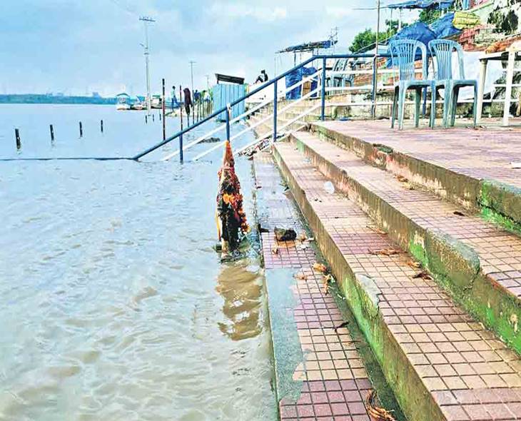 Godavari Swells At Bhadrachalam, 1st Danger Alert Issued