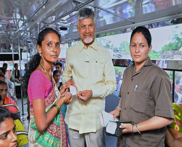 CM CBN Engages With Women & Farmers During Bus Ride