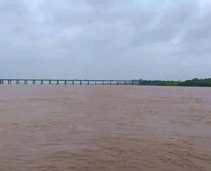Flood Alert At Kaleshwaram: Locals Moved To Safer Areas
