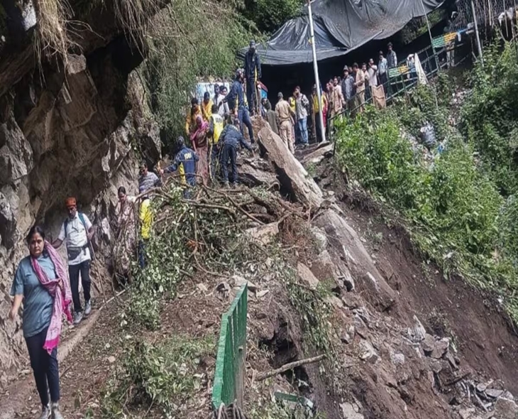 Vaishno Devi Yatra Suspended 5th Day Due To Landslides