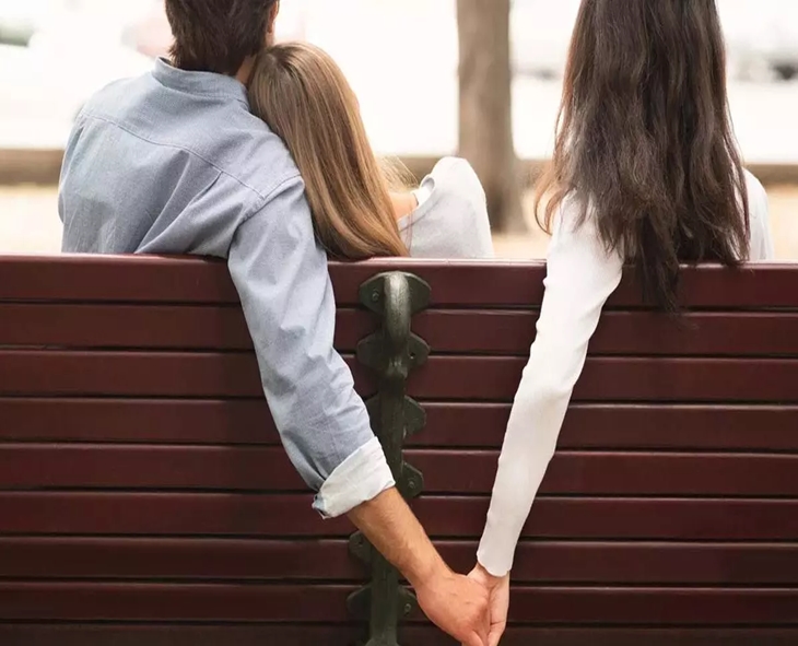 Chinese Woman Publicly Shames Friend For Affair With Husband