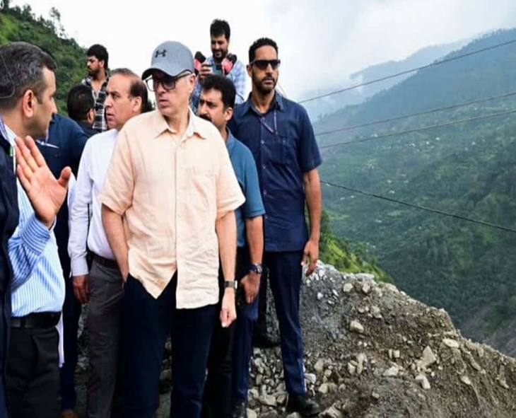 Omar Abdullah Inspects Restoration Work On Srinagar-Jammu Highway