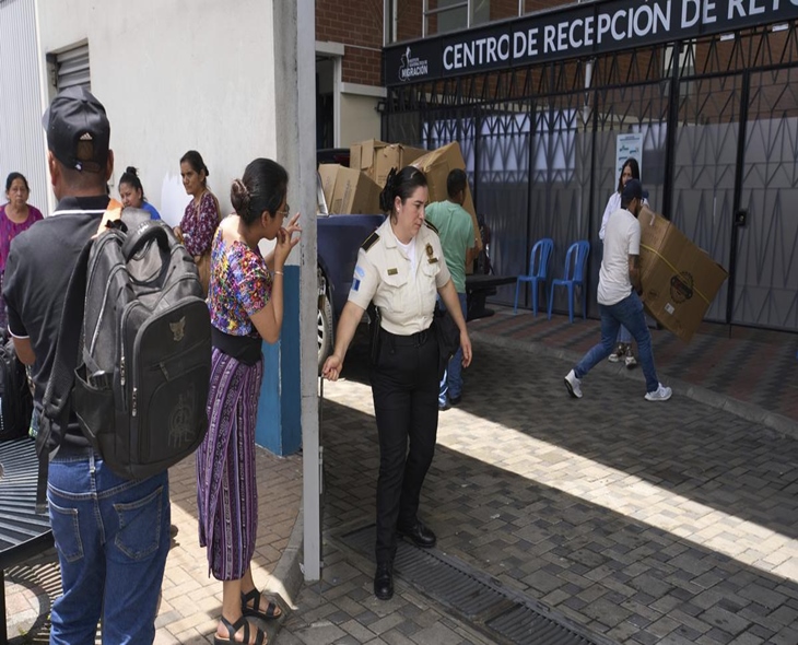 US Judge Halts Child Deportation Flights Amid Clamor
