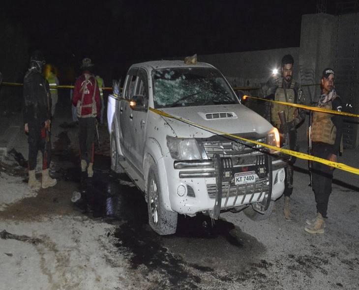 Pakistan Suicide Bomber Kills 13, Wounds 30