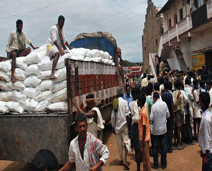 Urea Crisis Still Deepens In TG, Farmers Left Empty-Handed