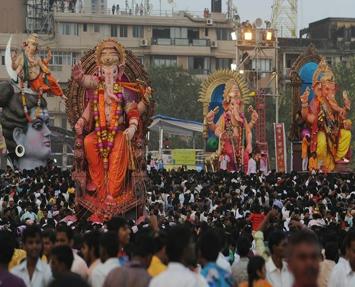 ‘Bye Bye Ganesh’ Chants Trend Amid HYD Idol Immersions