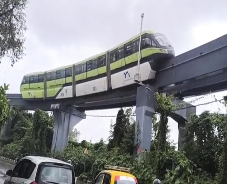 Mumbai Monorail Stops Mid-Ride, 17 Rescued