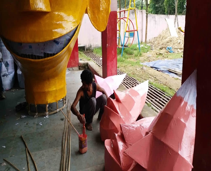 Ranchi: Muslim Artisans Craft Effigies For Dussehra
