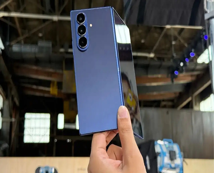 Galaxy Z Fold 6, Z Fold 7 Get Huge Discounts In Amazon Sale 2025