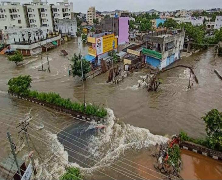 Flood Fury In HYD: Puranaphool Cemetery Underwater
