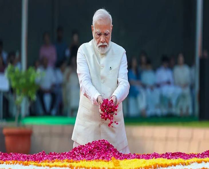 PM Modi Pays Tribute To Mahatma Gandhi Today