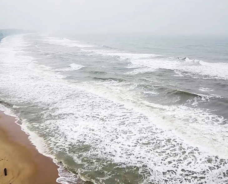 IMD Issues Cyclone Alert For Maharashtra Today