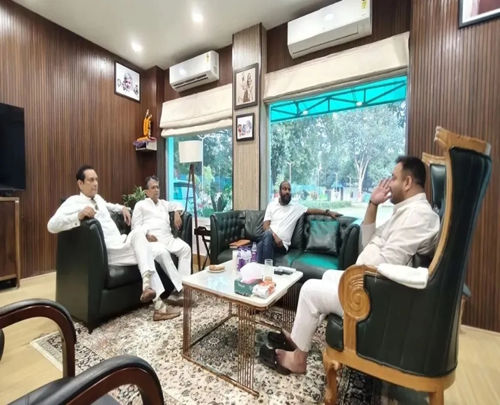 Bihar Polls: IIP Chief IP Gupta Meets Tejashwi, Signals Opposition Boost