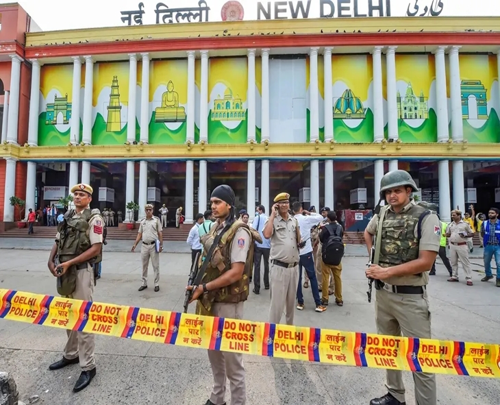 Delhi-NCR Halts Platform Ticket Sales Amid Festive Rush