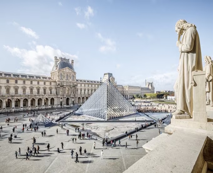 Jewellery Heist Forces Sudden Closure Of Paris’ Louvre Museum