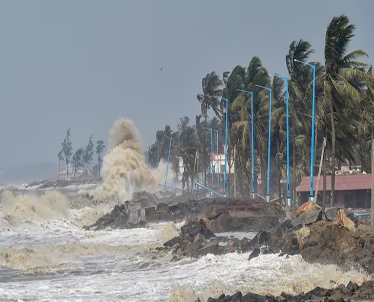 Cyclone Montha To Weaken Soon, Crosses Narsapur Coast