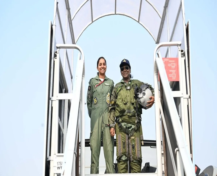 President Murmu Meets First Rafale Woman Pilot Shivangi Singh