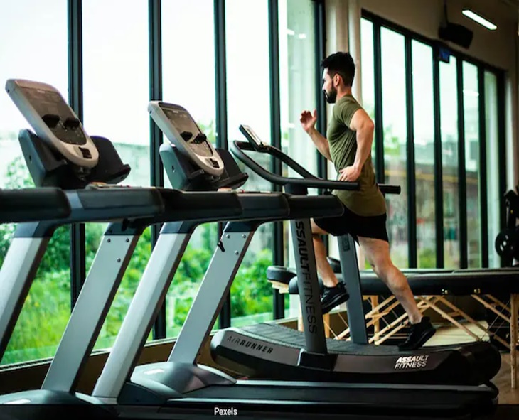 Dangerous Challenge: Gym Offers Porsche For Losing 50 Kg In 3 Months