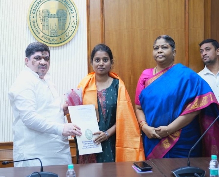 Minister Ponnam Handed Over Appointments To Candidates