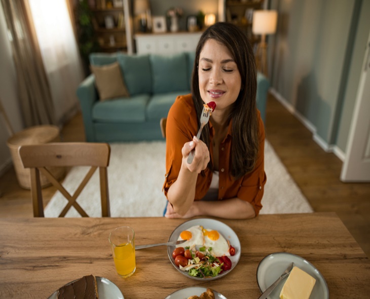 TIP! Skipping Breakfast Slows Metabolism