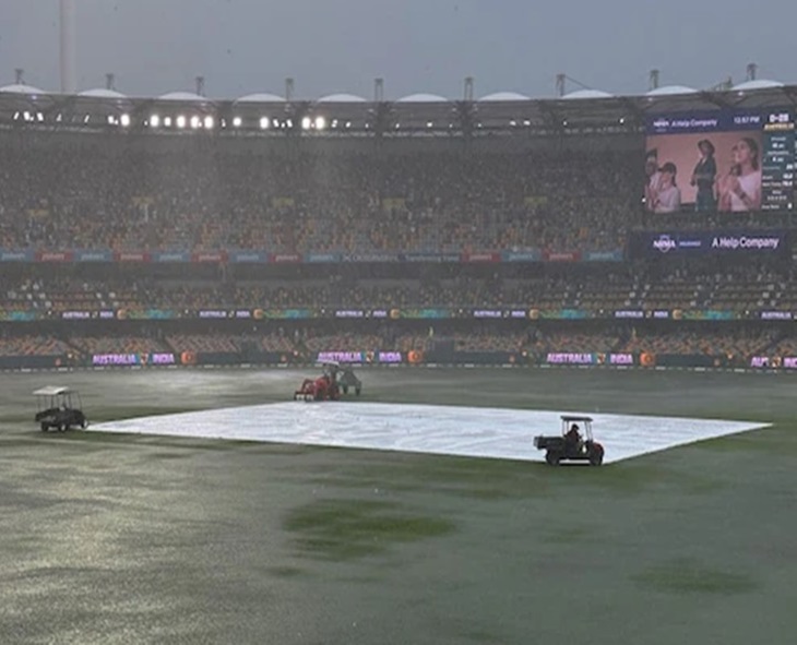 AUS vs IND 5th T20: Audience Waits For Play To Resume