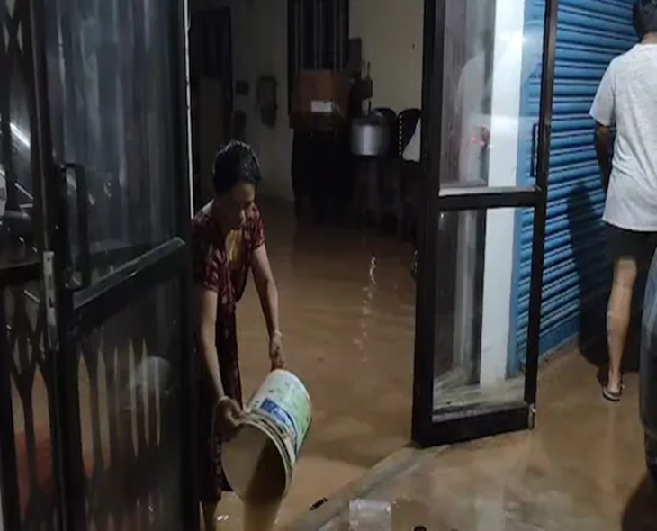 Kochi: Massive 1.35 Lakh Crore Litre Tank Bursts, Floods Homes