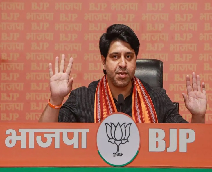 Row Over Tharoor’s Praise For Advani: BJP Calls ‘Indira Nazi Congress’