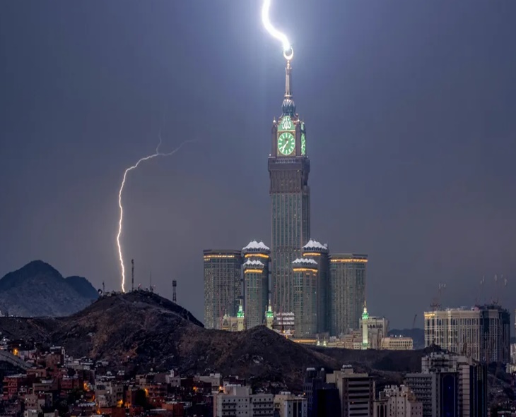 Heavy Storms Threaten Saudi Arabia, Flash Floods Could Hit Makkah