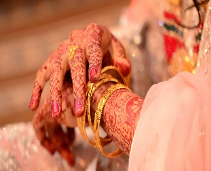 Bride Elopes After Varmala In Unnao Wedding