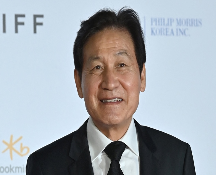 Top South Korean Actor Ahn Sung-ki Passes Away