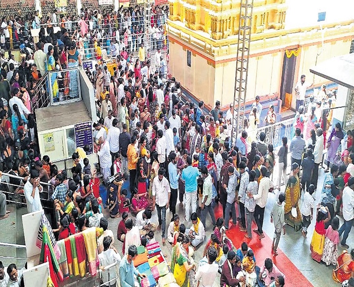 Pilgrims Flock To Basara Temple On Mauni Amavasya