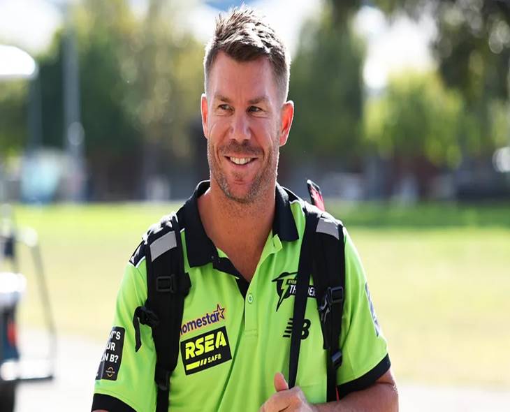 Warner Signs With Sydney Thunder For Another Year