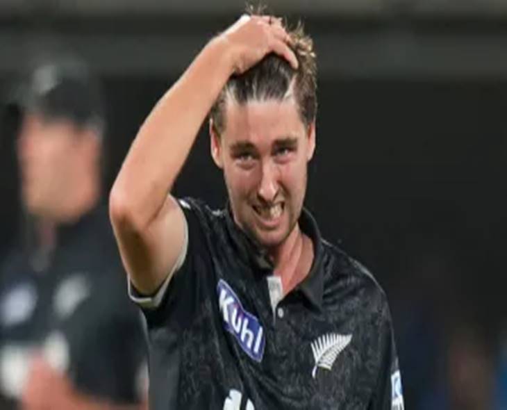 Zak Foulkes Registers Unwanted Bowling Record
