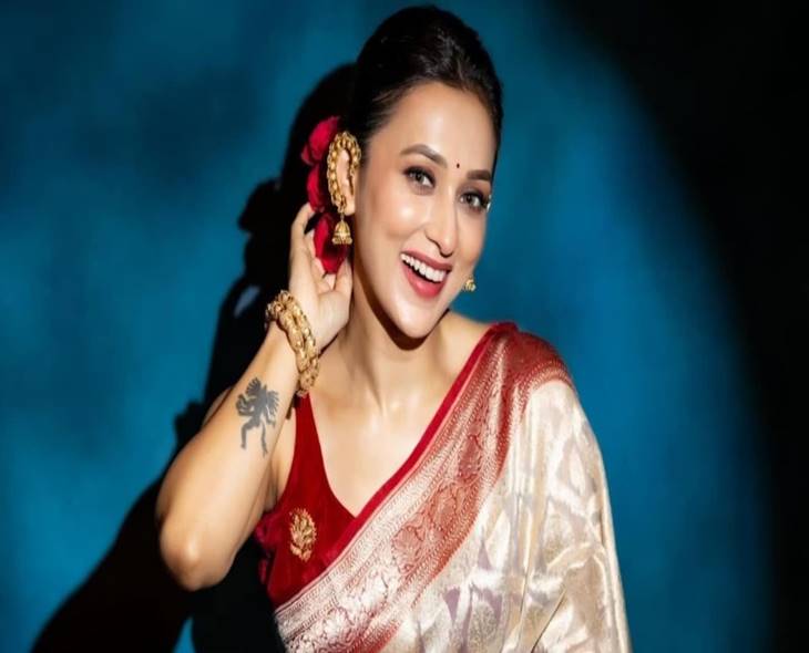 Mimi Chakraborty Files Police Complaint Over Stage Harassment