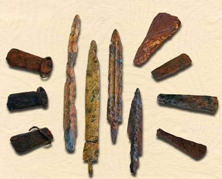 3200 BCE Iron Age Swords Unearthed In Tamil Nadu
