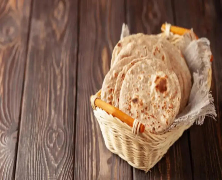 How Many Rotis Should You Eat At Night? AIIMS Doctor Explains