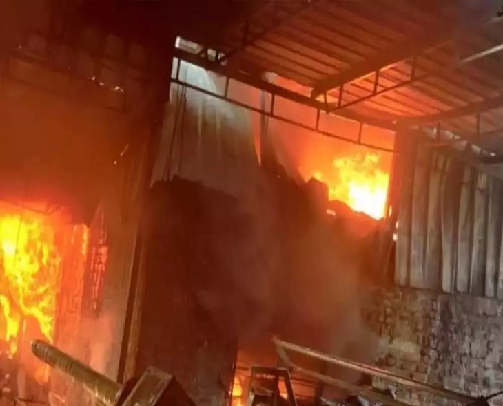 Fire Breaks Out Near Ghitorni Metro Station In Delhi