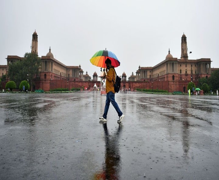 Rain And Dust Storm Bring Relief In Delhi-NCR