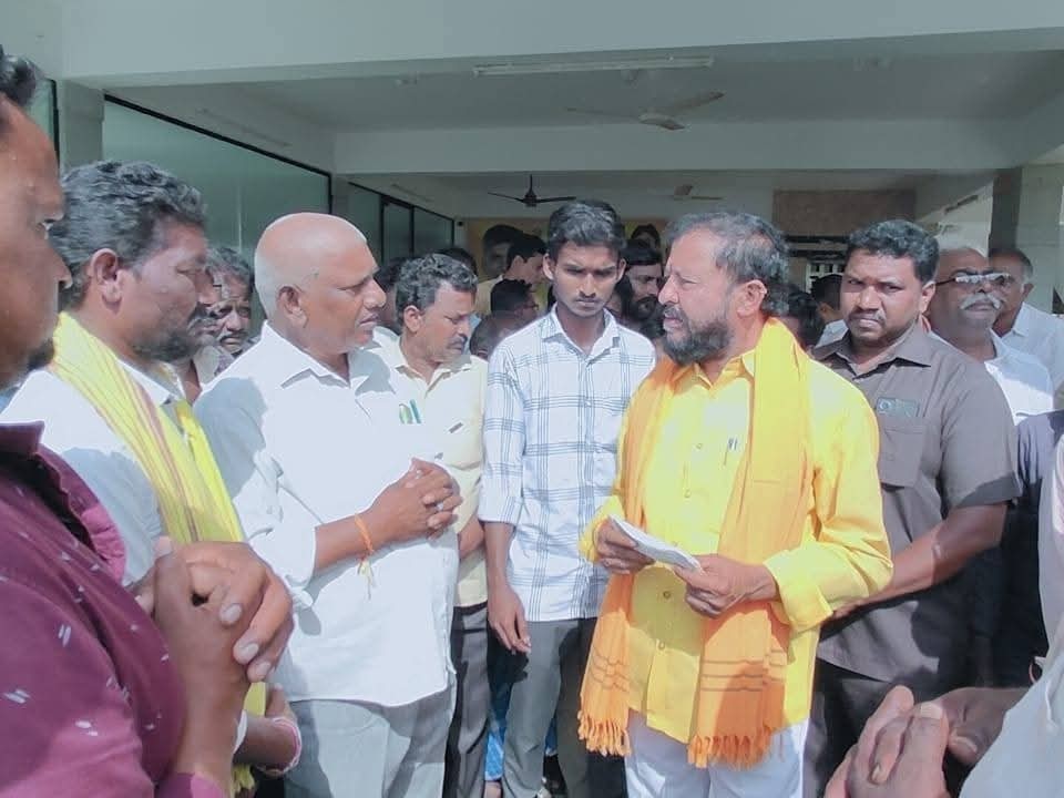 ‘ప్రజా సమస్యలను పరిష్కరించాలి’