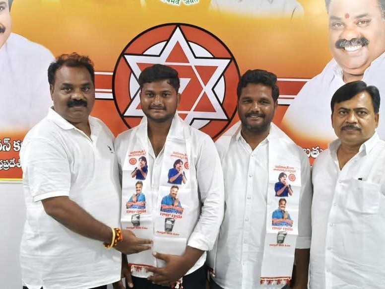 జనసేనలోకి పలువురు చేరిక