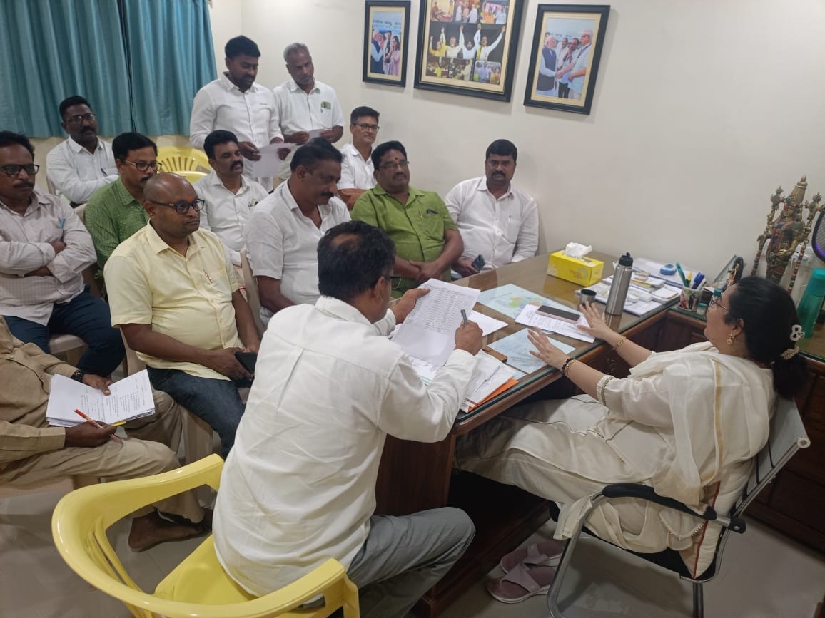 సుపరిపాలనలో తొలి అడుగు కార్యక్రమంపై సమీక్ష