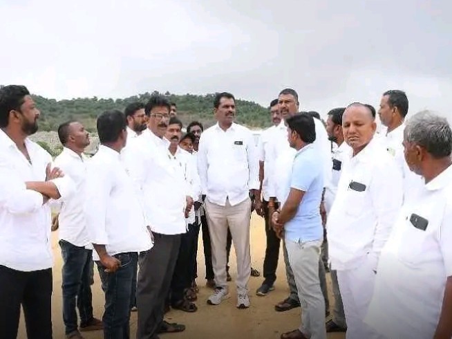 ఏదుల, రేవల్లి రోడ్డును పరిశీలించిన ఎమ్మెల్యే